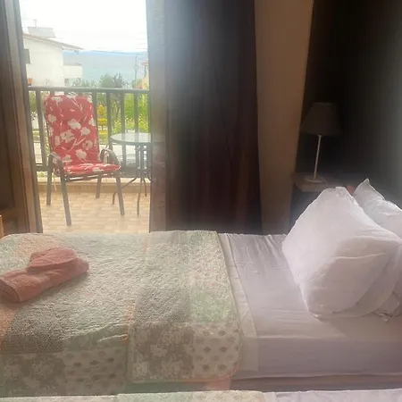 Er.zo Seaside * פוליכרונו